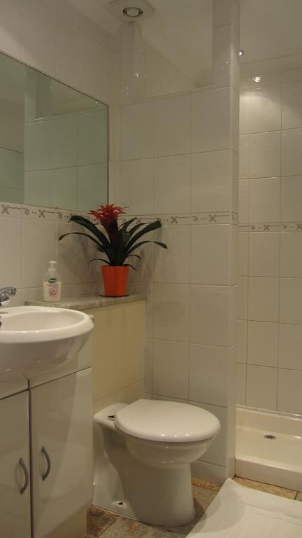 הית'רו Swan Guest House London - Heathrow מראה חיצוני תמונה